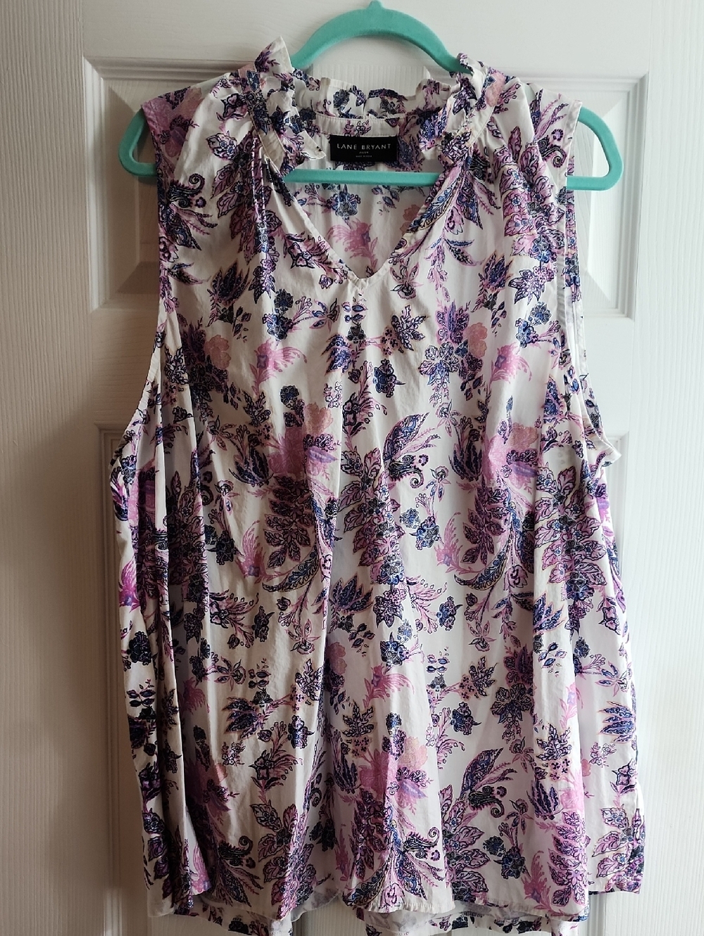 Lane Bryant Like New Sleeveless Blouse with Pink & Purple Floral Print